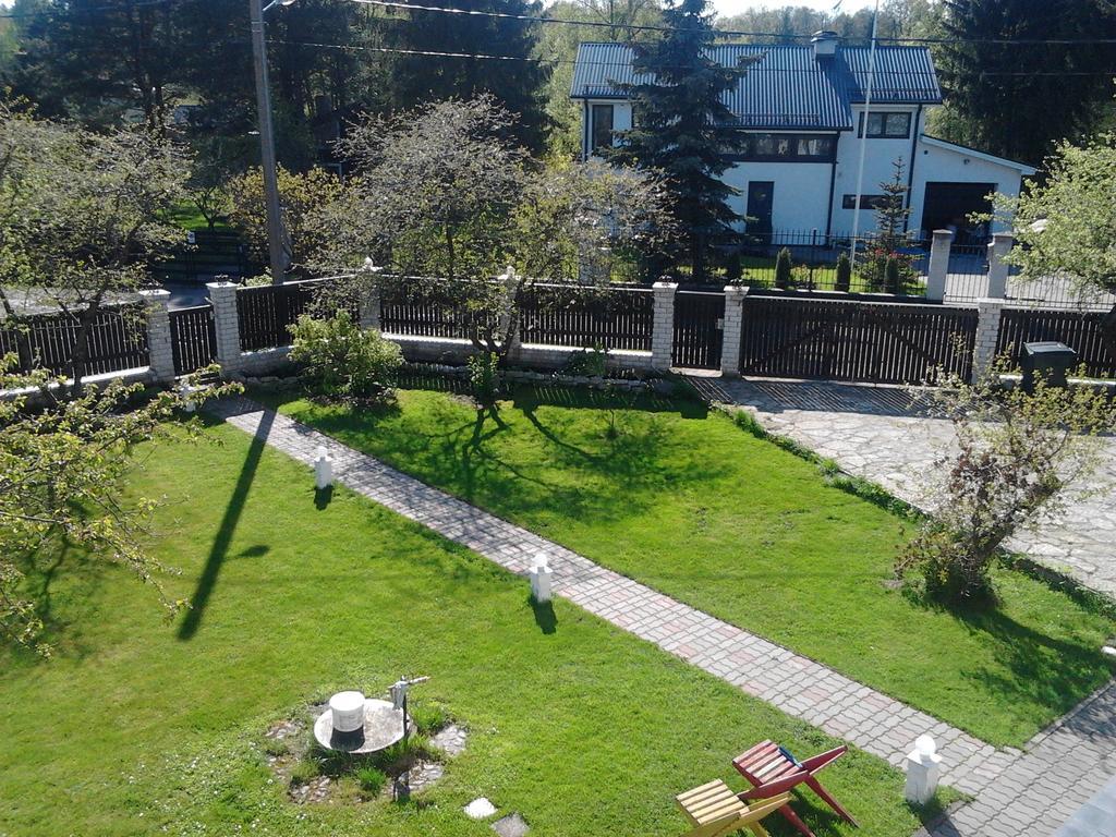 Oti Guesthouse Tallinn Exteriör bild