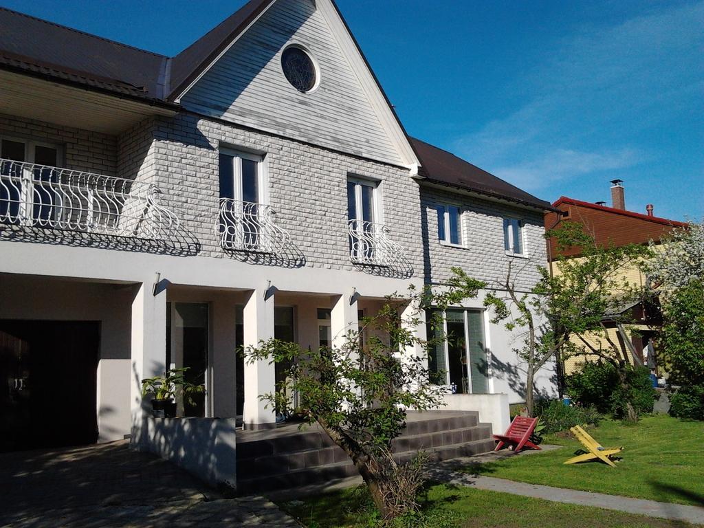 Oti Guesthouse Tallinn Exteriör bild