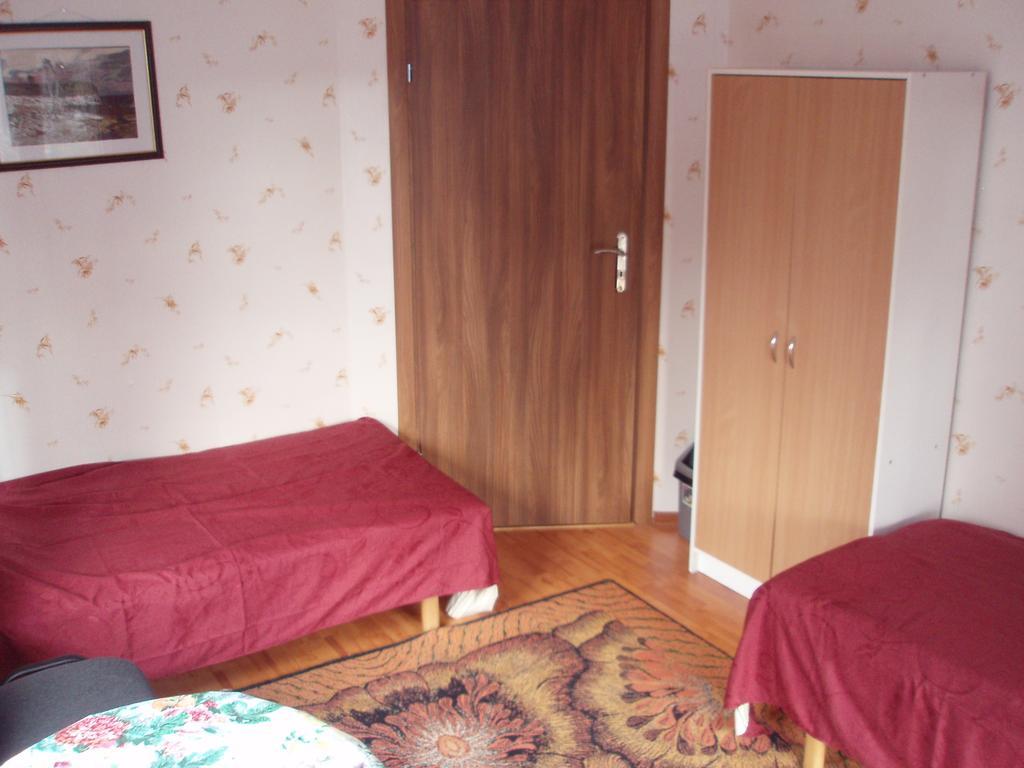 Oti Guesthouse Tallinn Rum bild