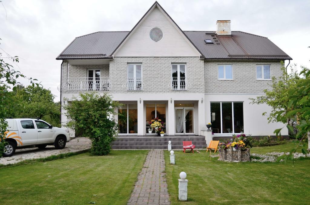 Oti Guesthouse Tallinn Exteriör bild
