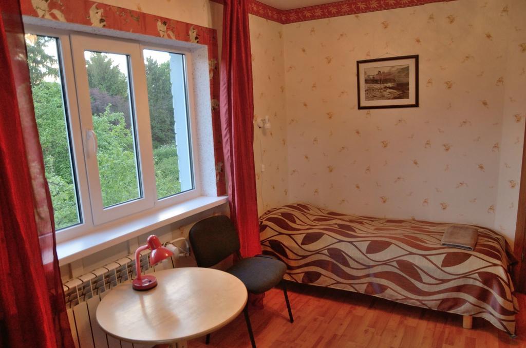 Oti Guesthouse Tallinn Exteriör bild