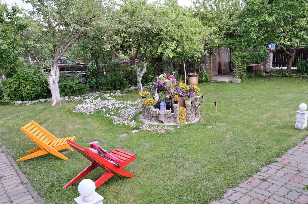 Oti Guesthouse Tallinn Exteriör bild