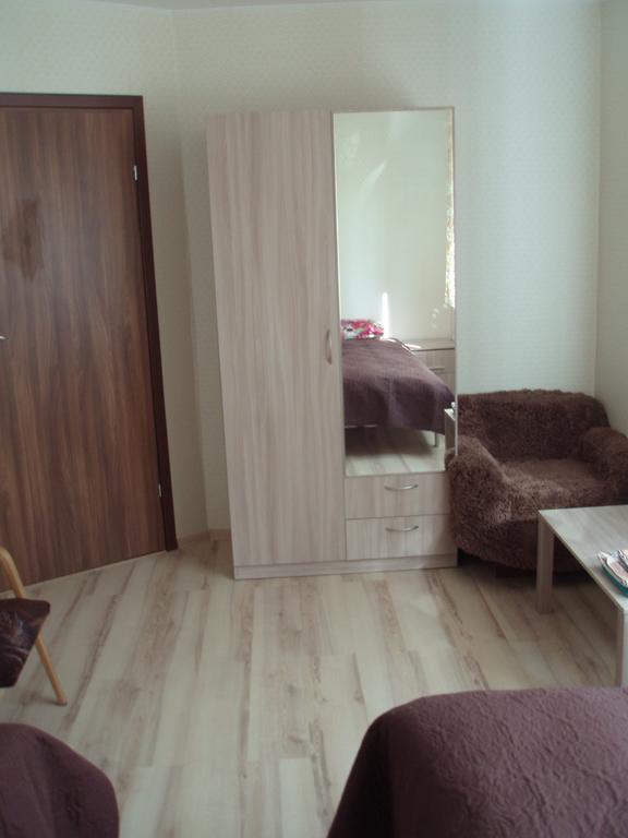Oti Guesthouse Tallinn Rum bild
