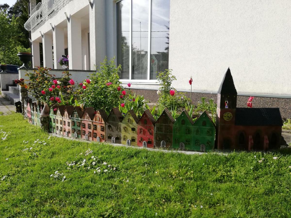 Oti Guesthouse Tallinn Exteriör bild